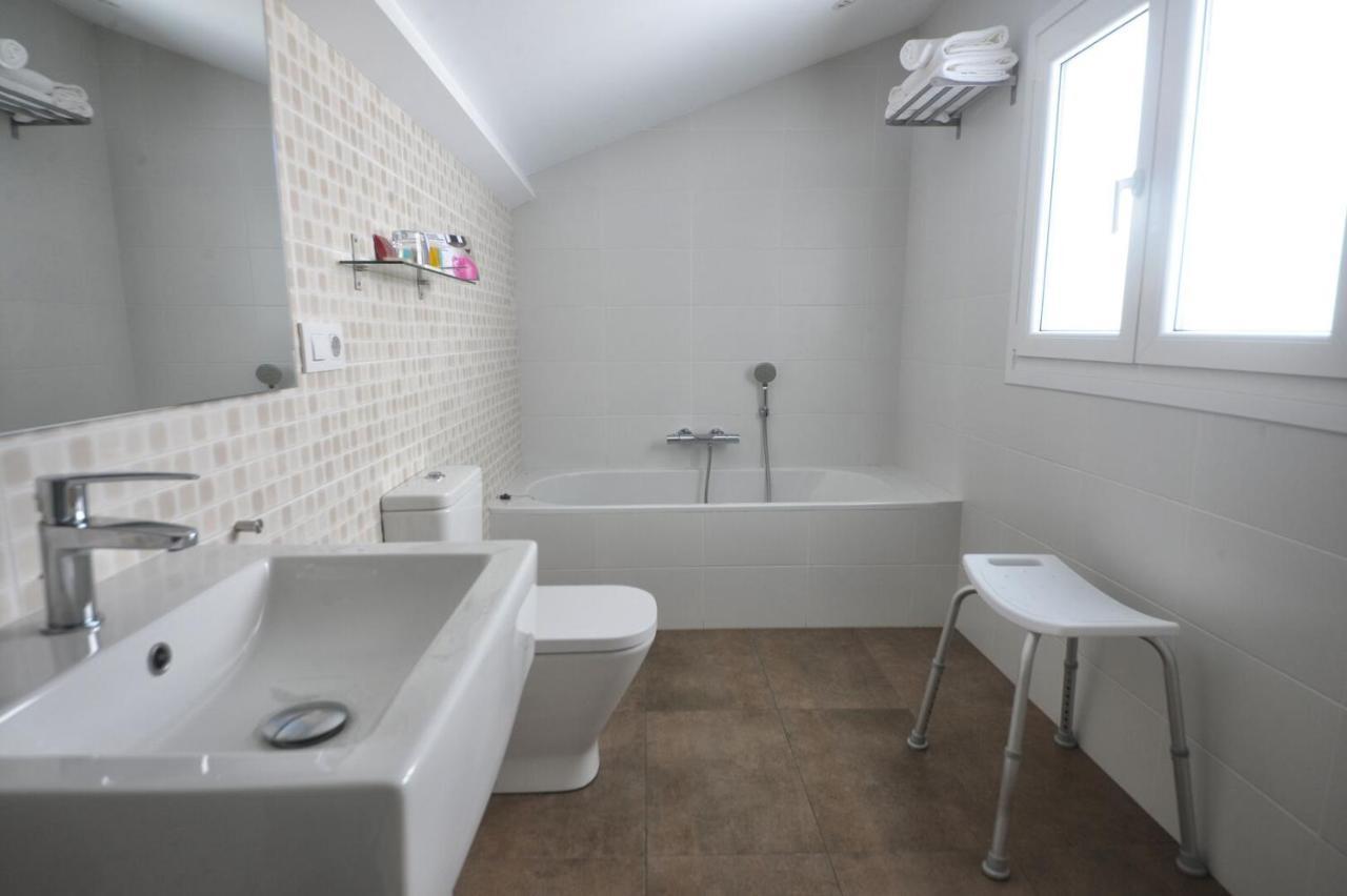 Triple Room Private Bathroom,1129426005:JPEG